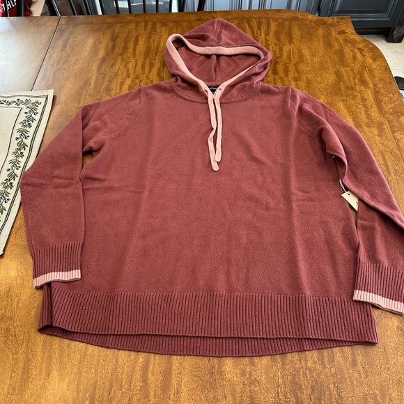 SUMMERSALT women’s The Coziest Cashmere Blend Hoodie - Picture 7 of 16